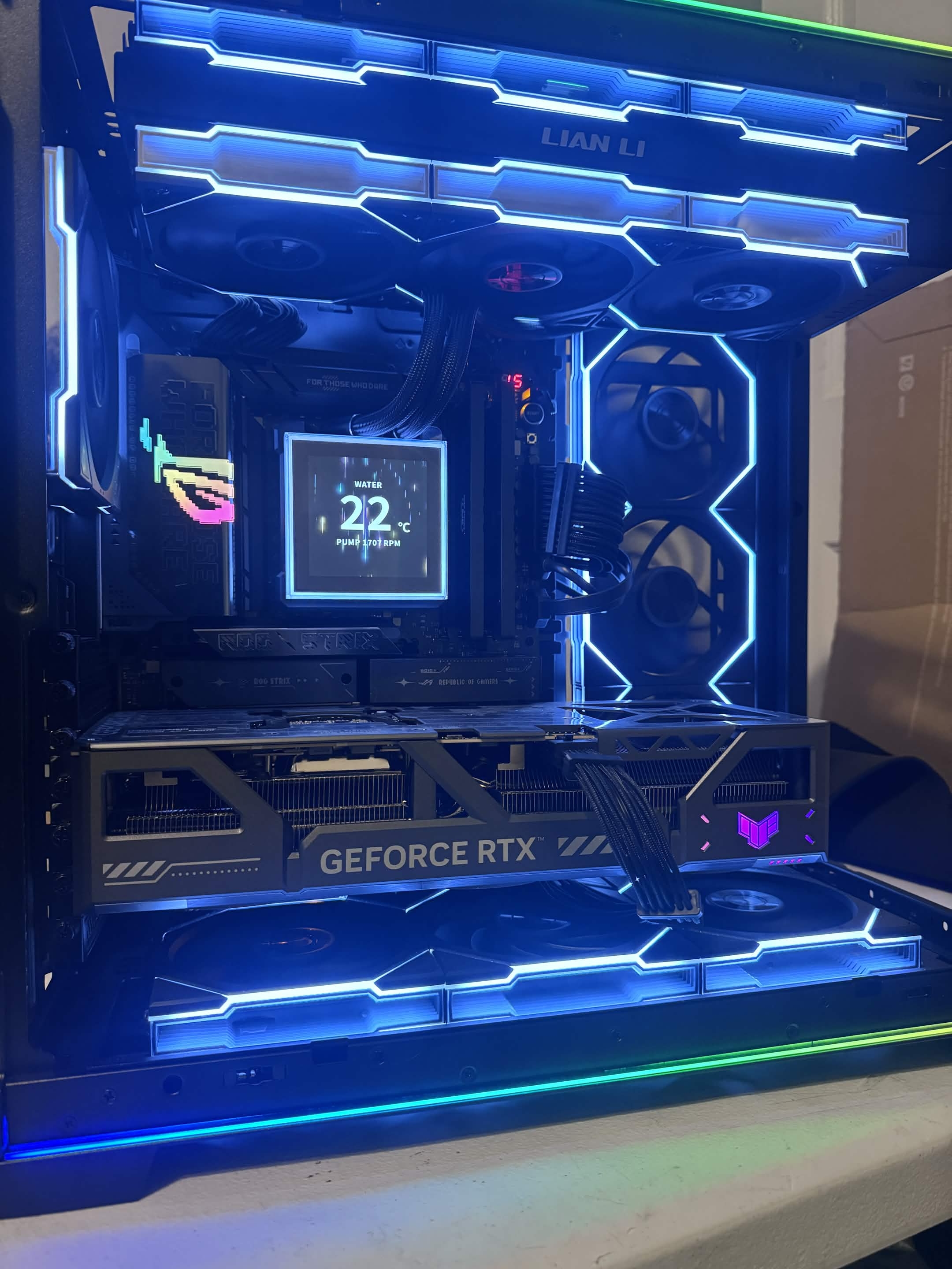 Lian Li evo 9850x3d 5090
